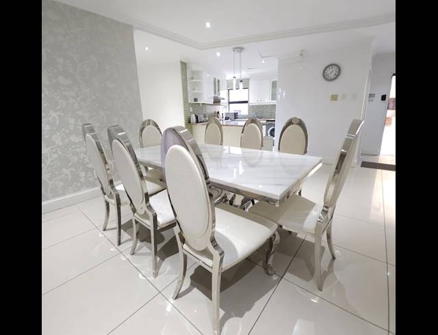 4 BEDROOM PENTHOUSE FOR SALE IN NEW TOWN CENTRE
